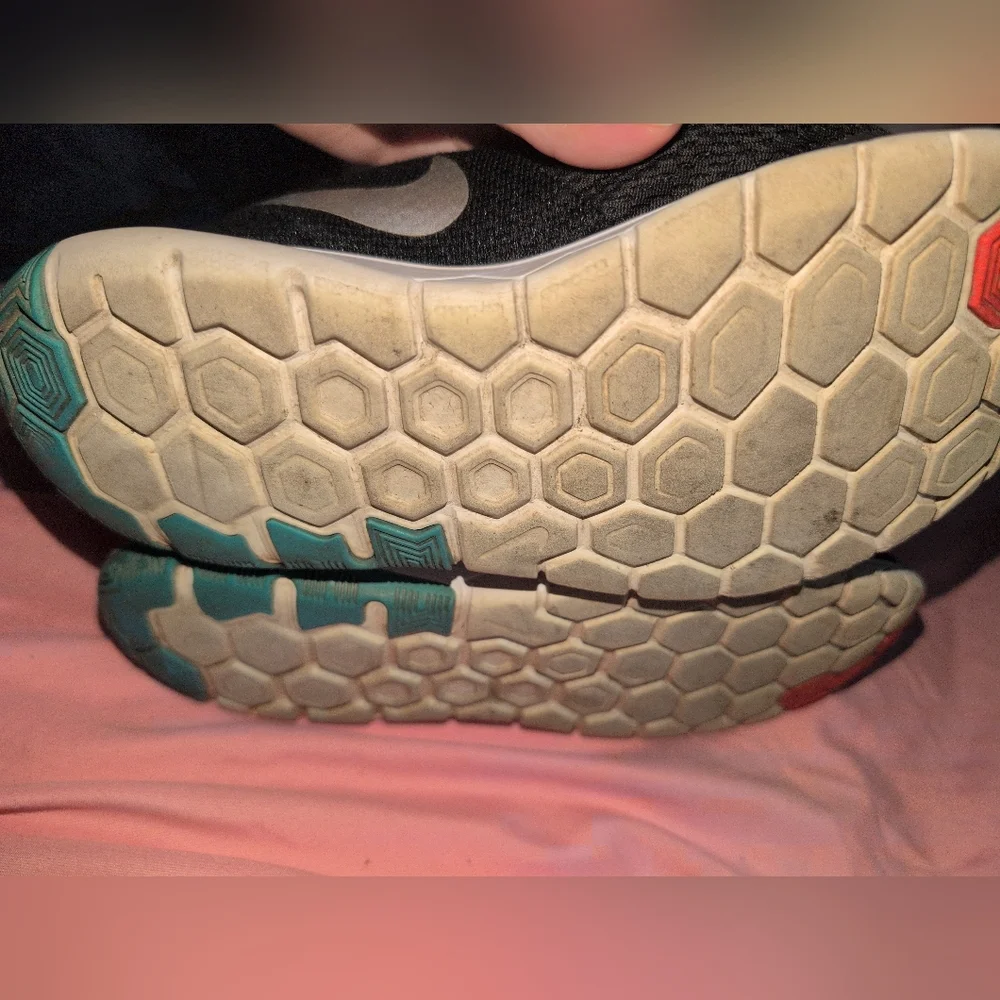 Nike Woman's 9.5 Sneakers